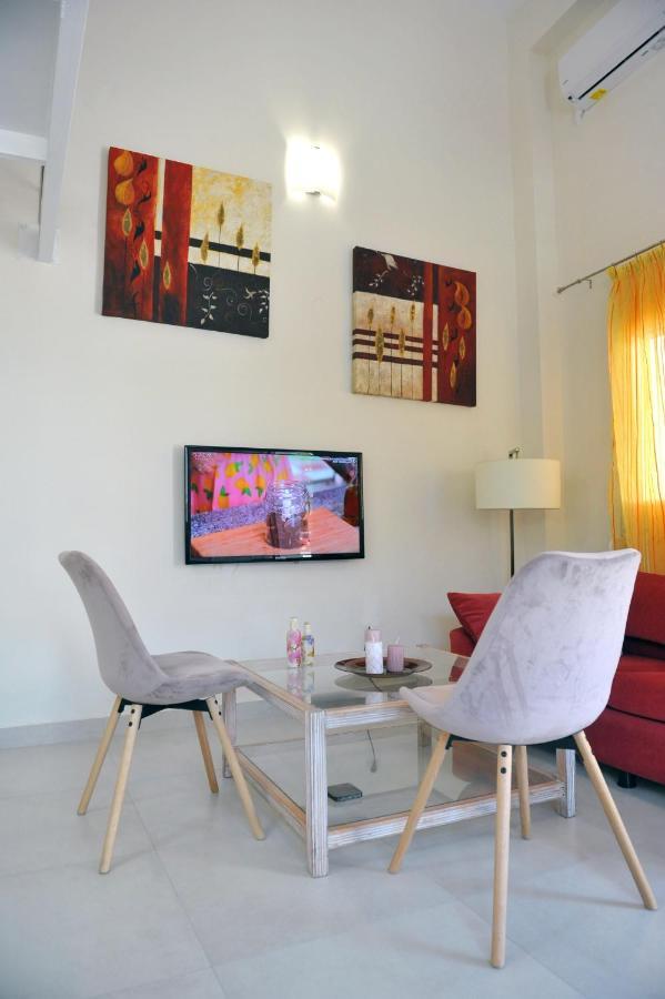 Adonis Apartment *