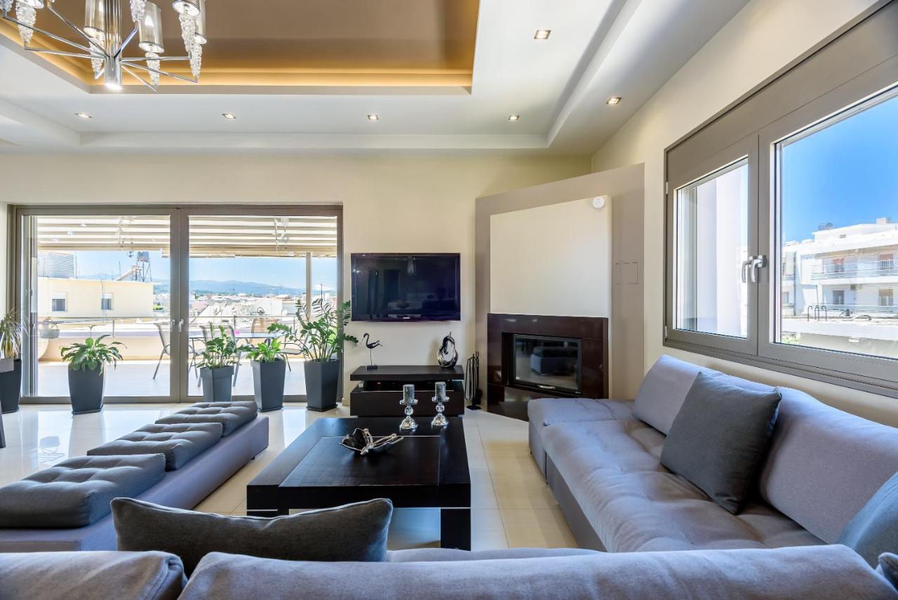 Luxury In Center With Rooftop Swimming Pool