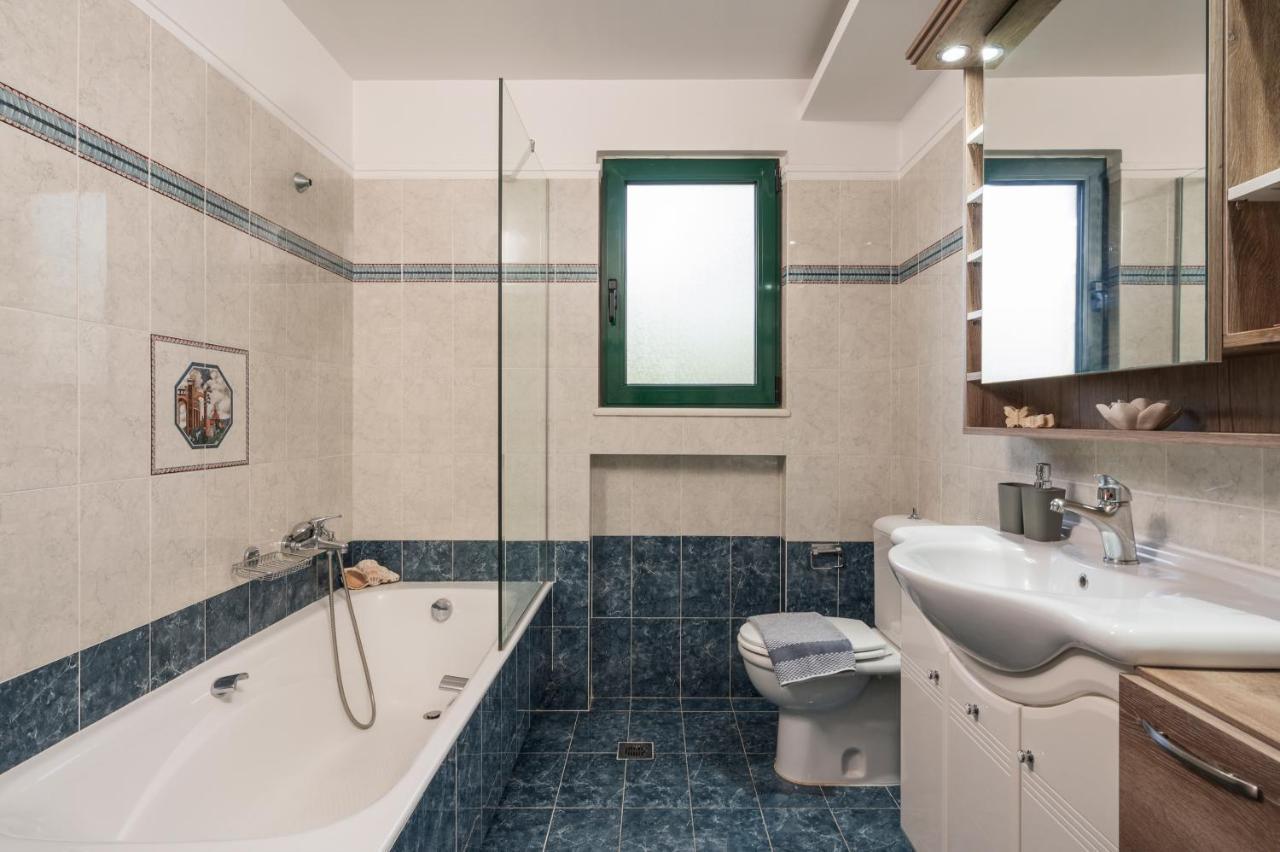 Apartment Vaggelio House