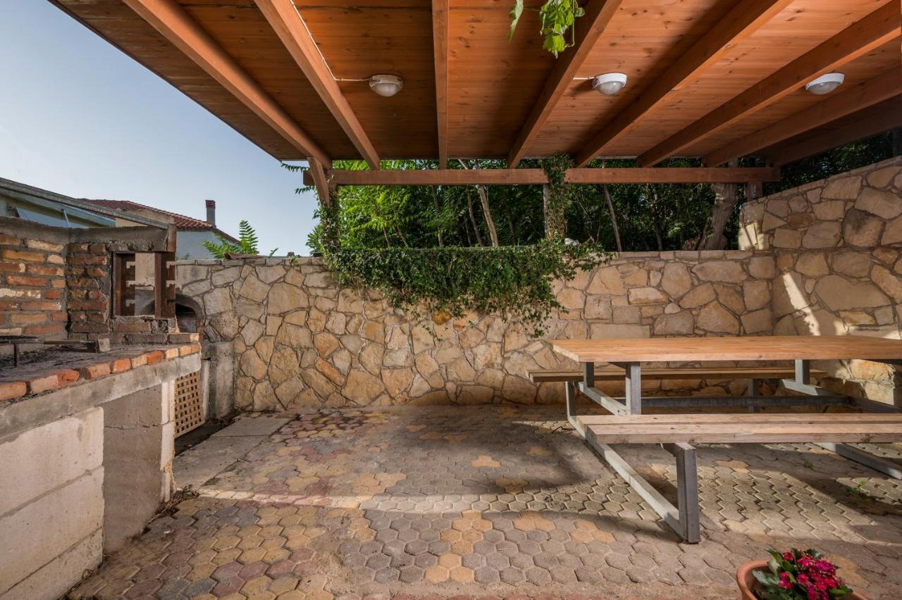 Vaggelio House *