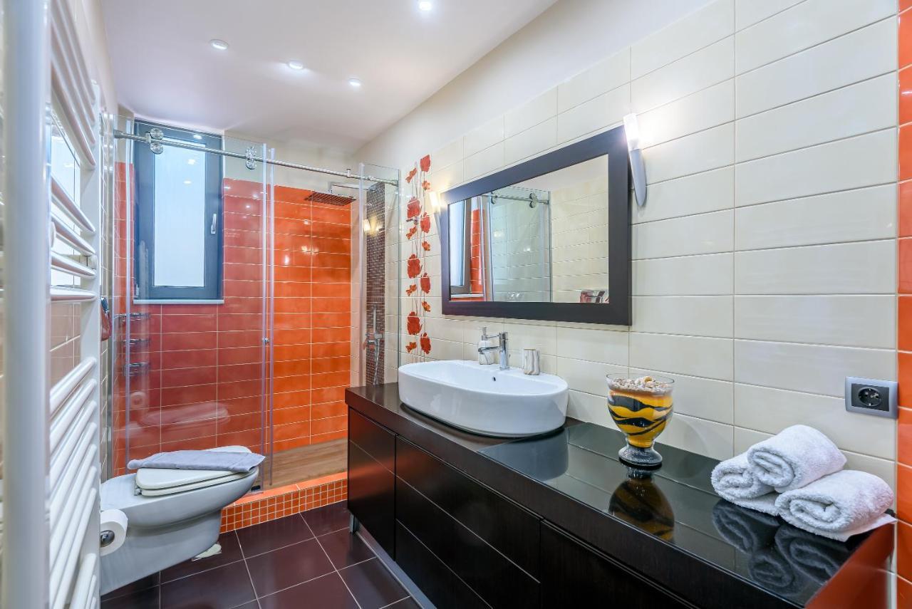Luxury In Center With Rooftop Swimming Pool *