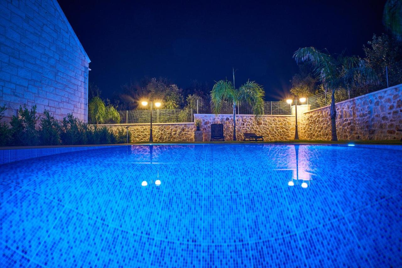 Aktis Luxury Villa *
