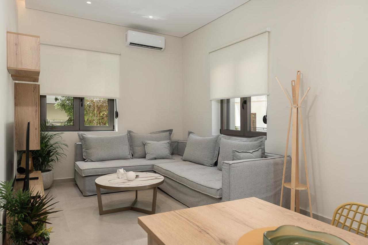 White In The Heart Of Chania Apartment *