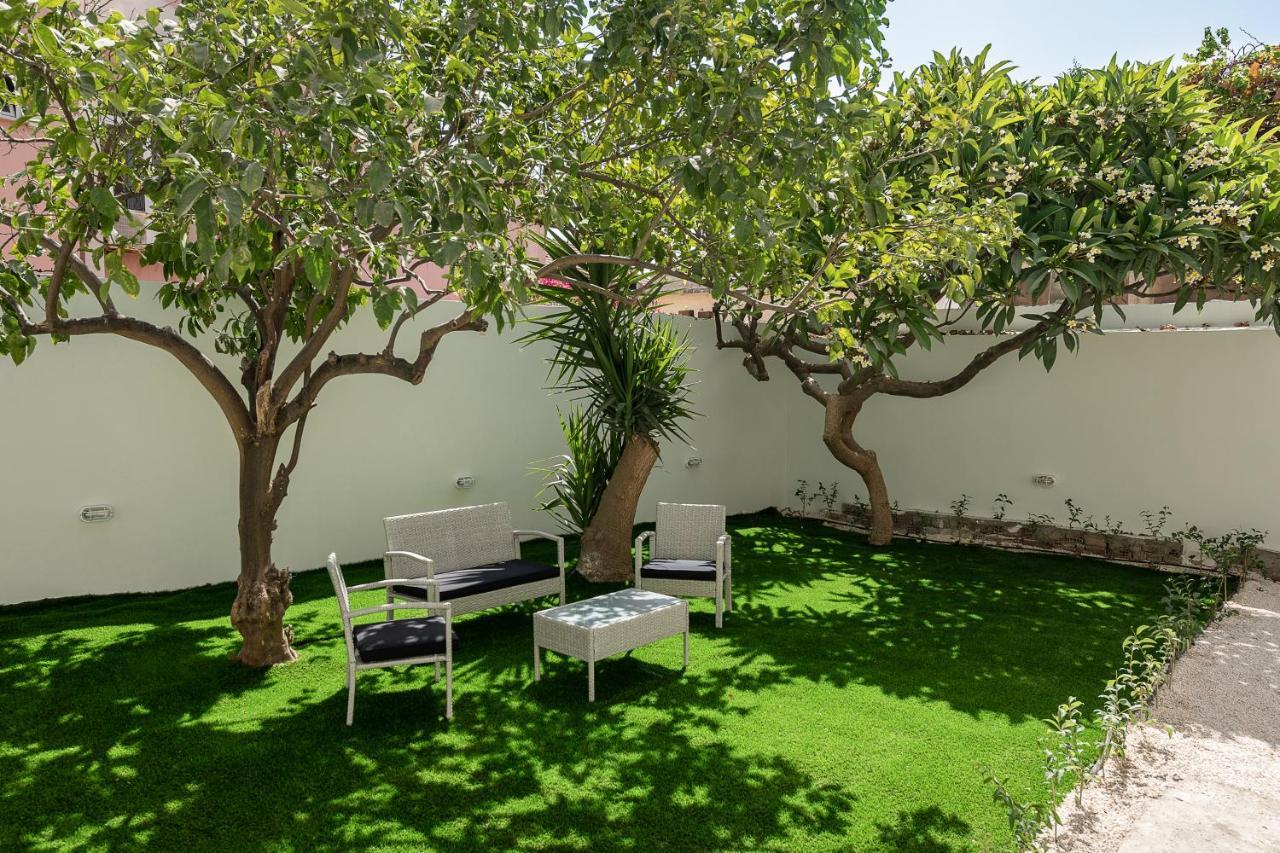 White In The Heart Of Chania Apartment *