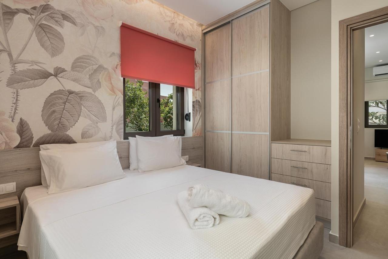 White In The Heart Of Chania Apartment