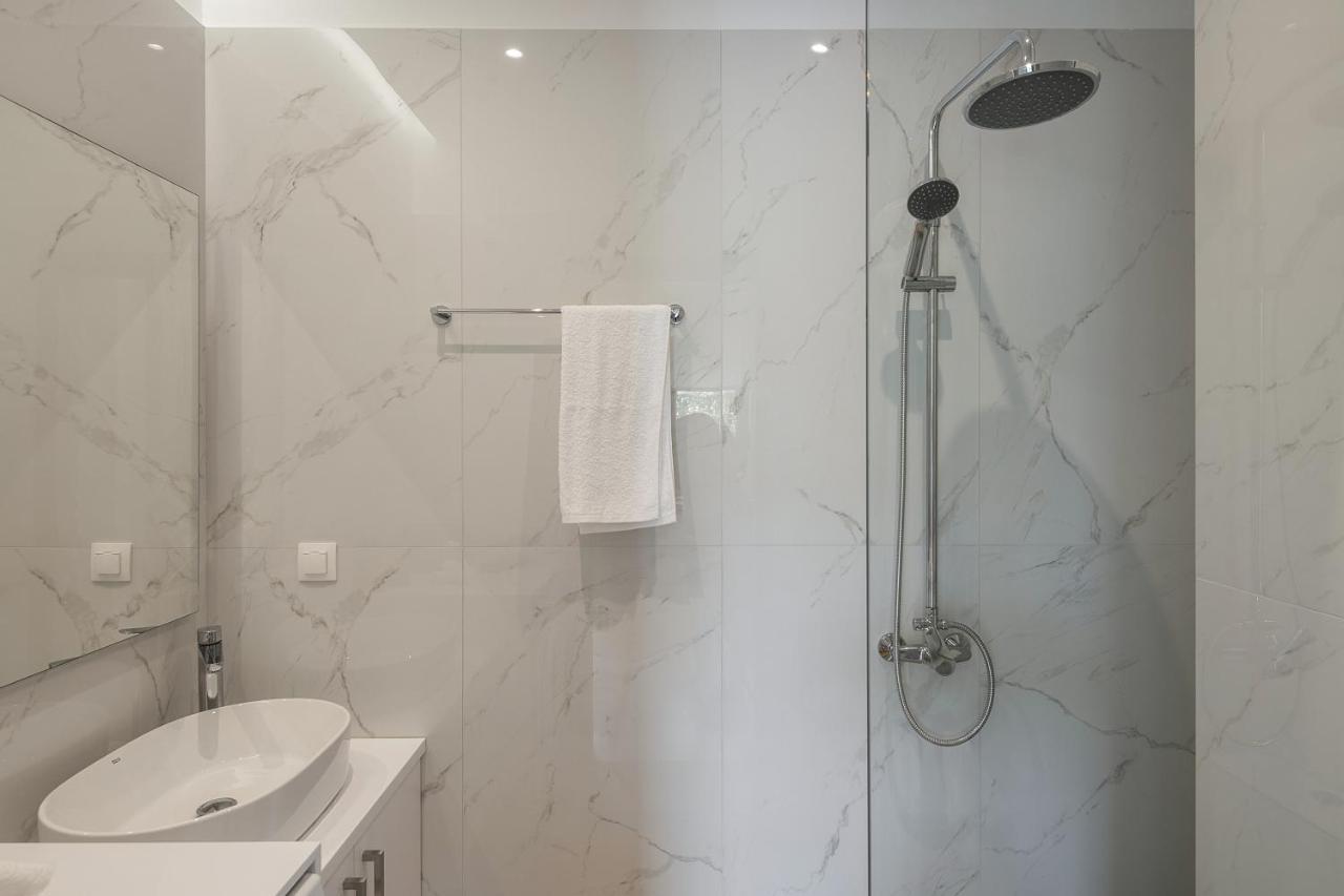 White In The Heart Of Chania Apartment