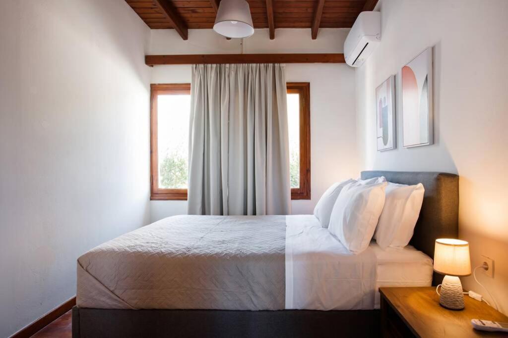 Villa Chania Living Stories With Piano