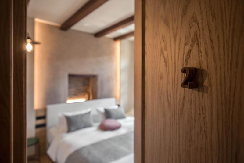 J&G Suites Hotel 3*