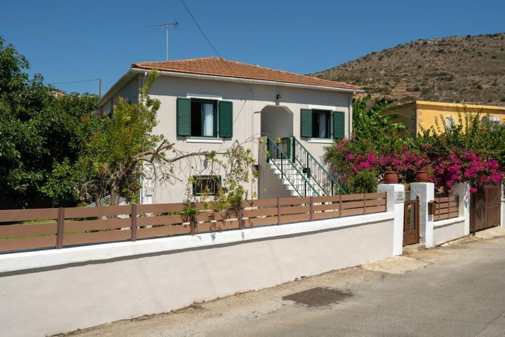 Aphrodite Kalamitsi Villa *