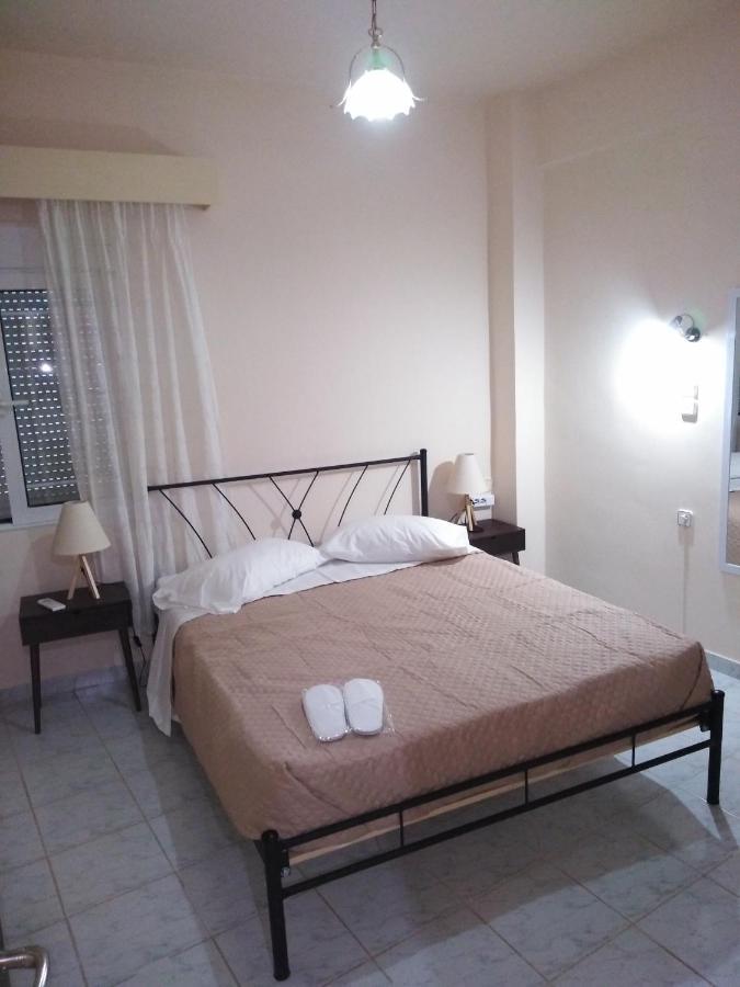 Souvlakis Pool Aparthotel Chania (Crete)