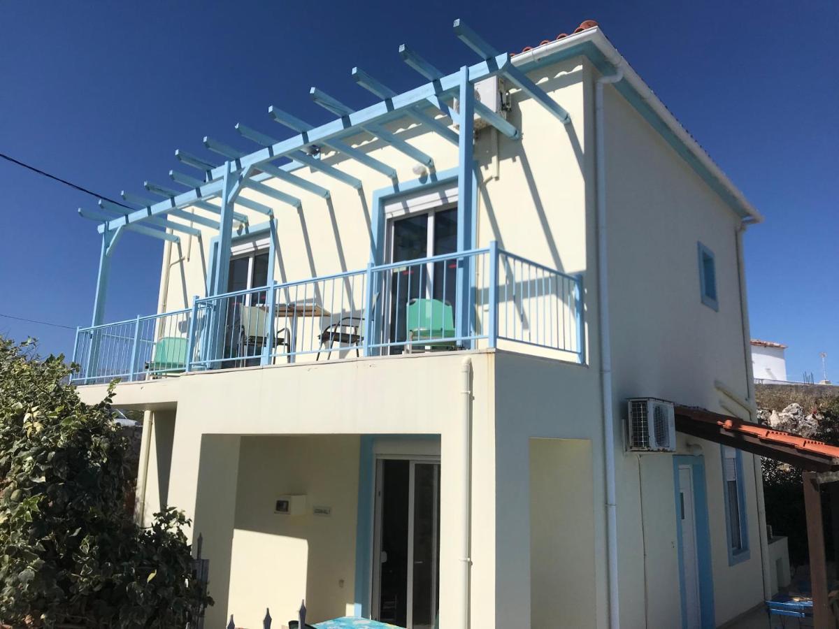 Tranquil Vista Villa: Seaside Retreat With Private Pool *