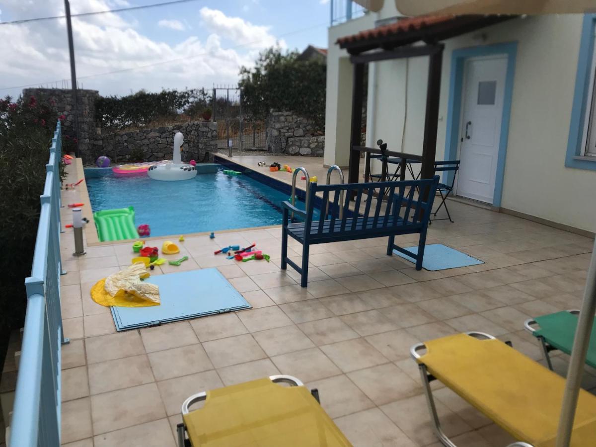 Villa Tranquil Vista Villa: Seaside Retreat With Private Pool