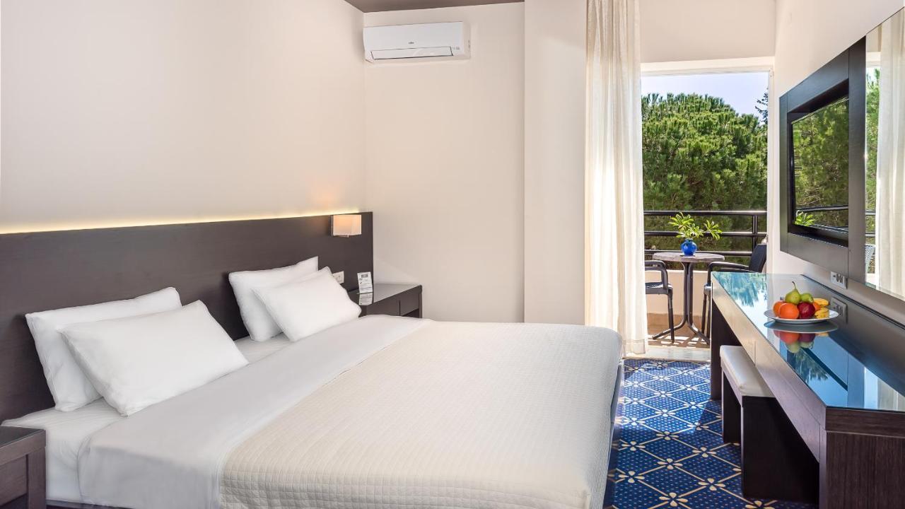 Hotel Monte Vardia 3*