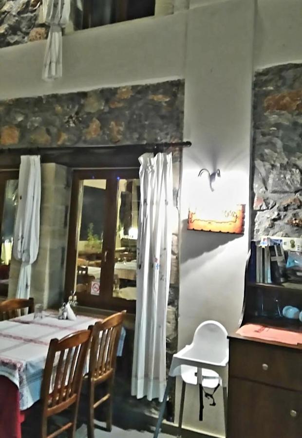 Tranquil Vista Villa: Seaside Retreat With Private Pool *