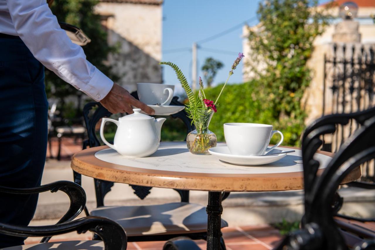 Halepa Chrissi Akti Chania