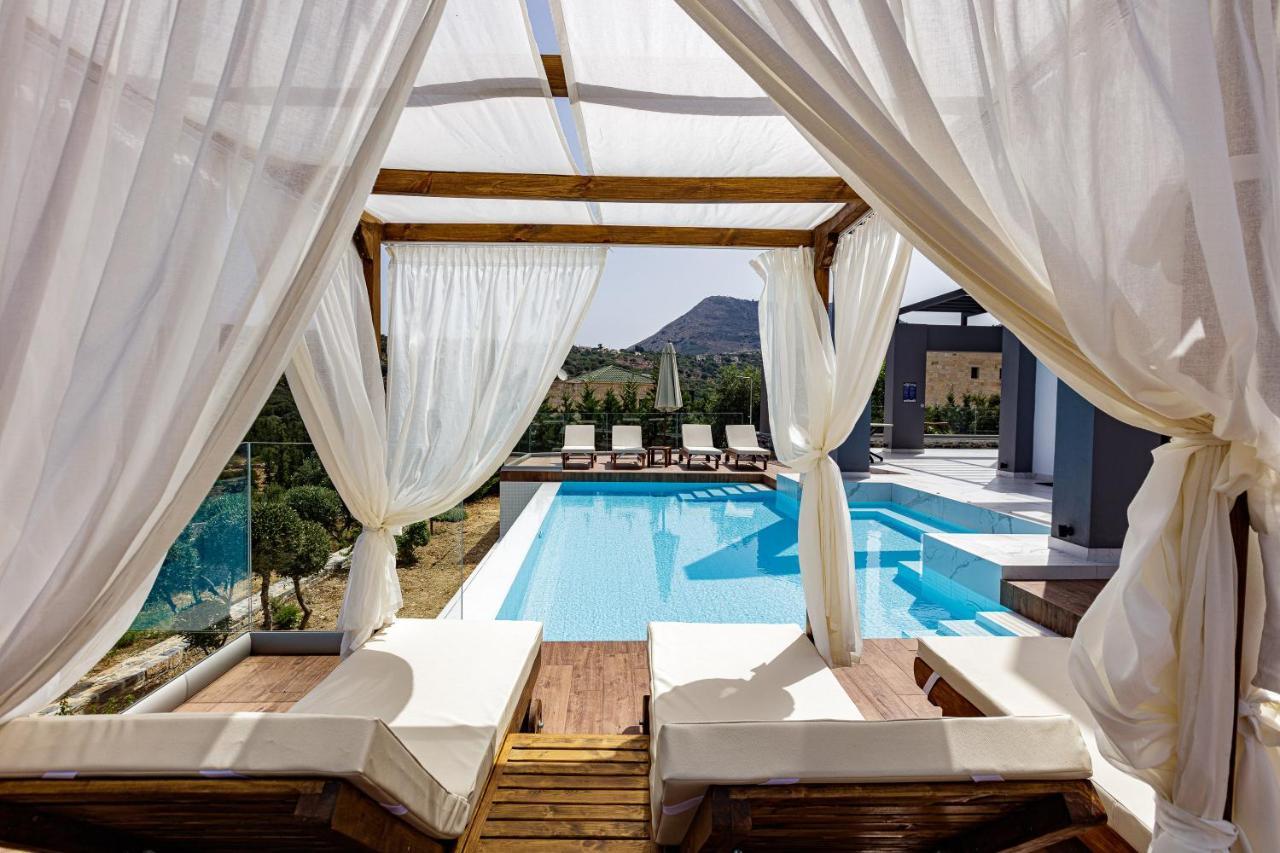 Eloa Luxury Villa
