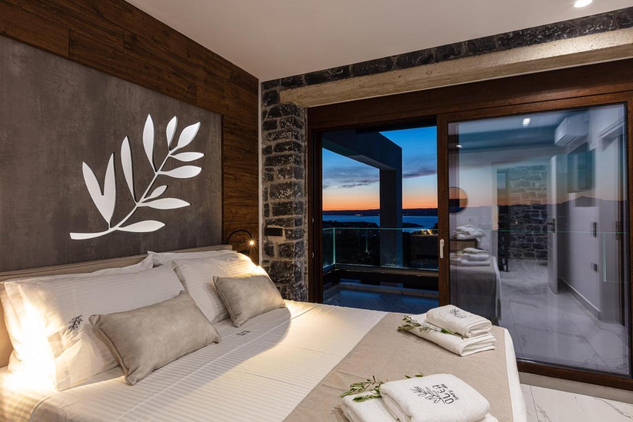 Eloa Luxury Villa *