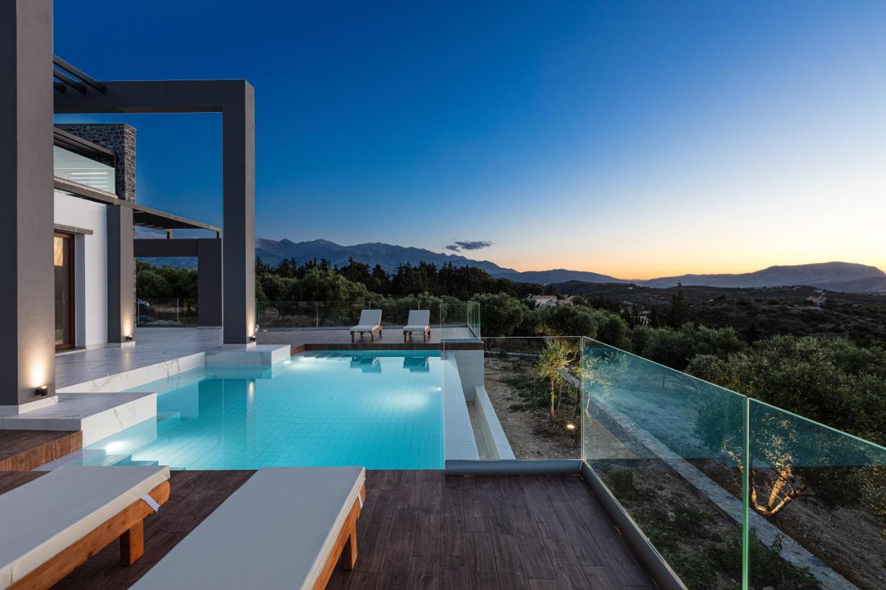 Eloa Luxury Villa