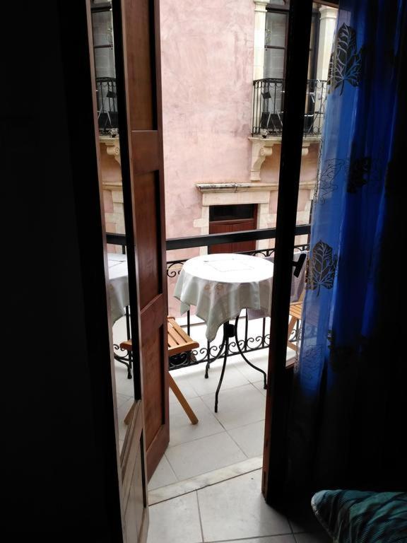 Smaragdi * Chrissi Akti Chania