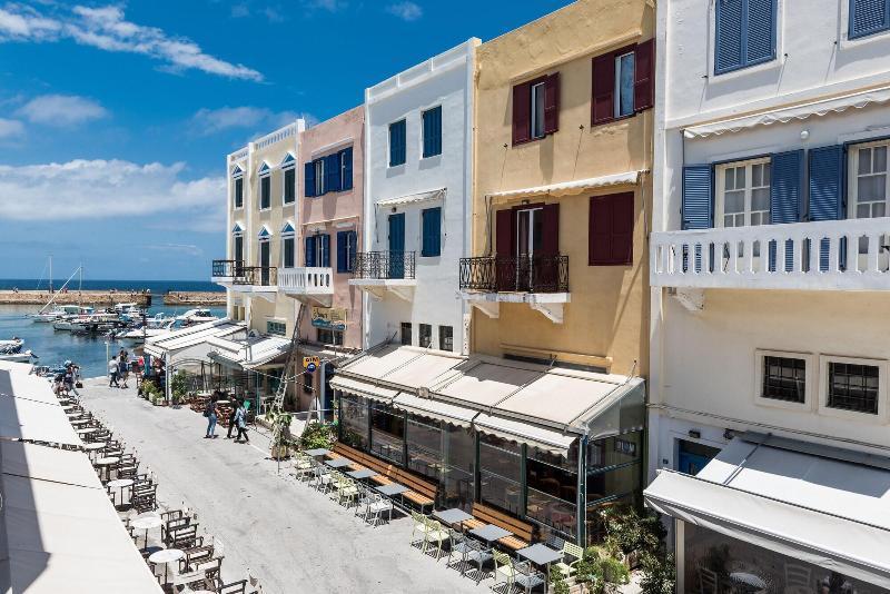 Nyx Chic Manor Hotel 3*