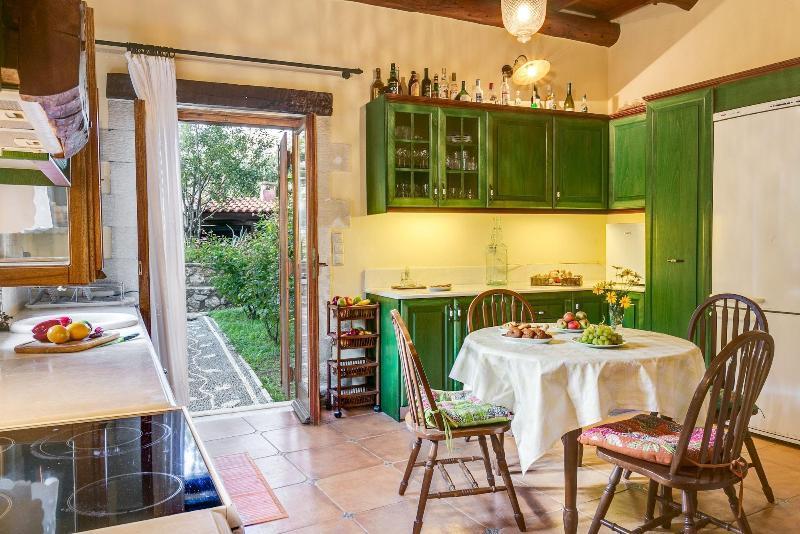 Ifigenia Lux Maisonette In Oldtown And In Theriso Vilage 14 Km Outside Of Chania