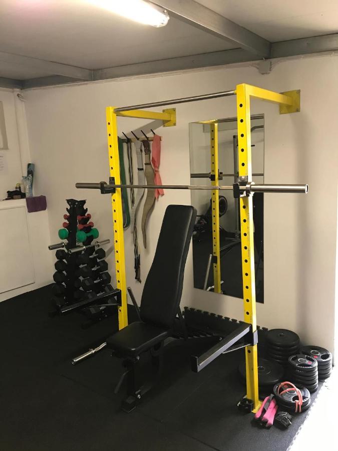 Beachfront Lux & Gym 4 Apartment