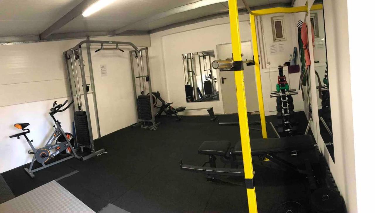 Apartment Beachfront Lux & Gym 4 *