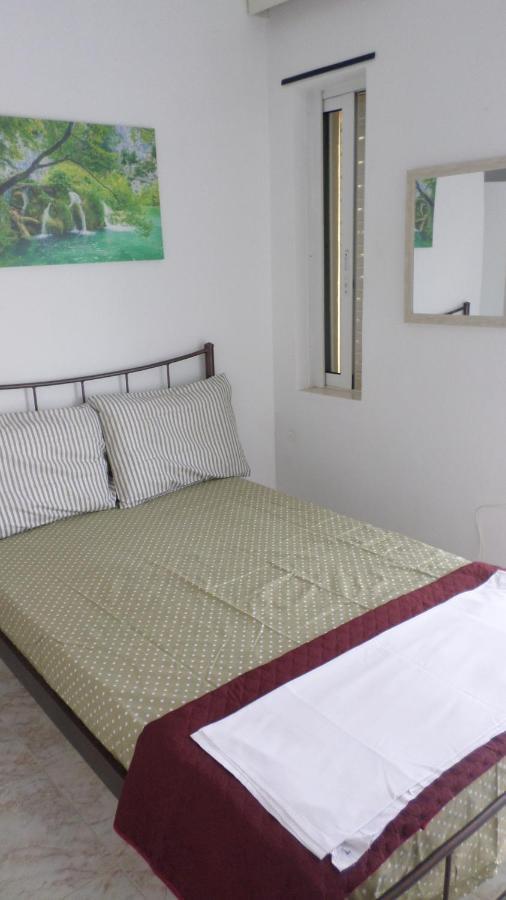 Top Floor Studio Apartment *