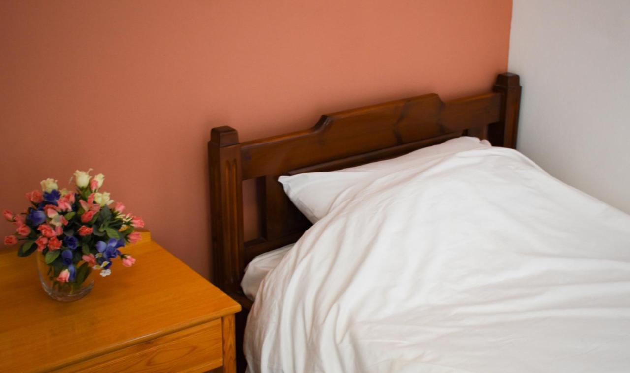 Poco Loco Bed & Breakfast 2*