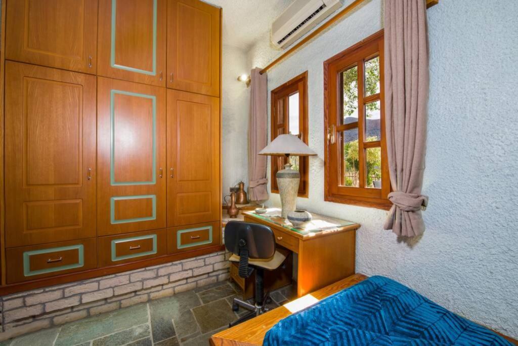Renas Secret Garden House