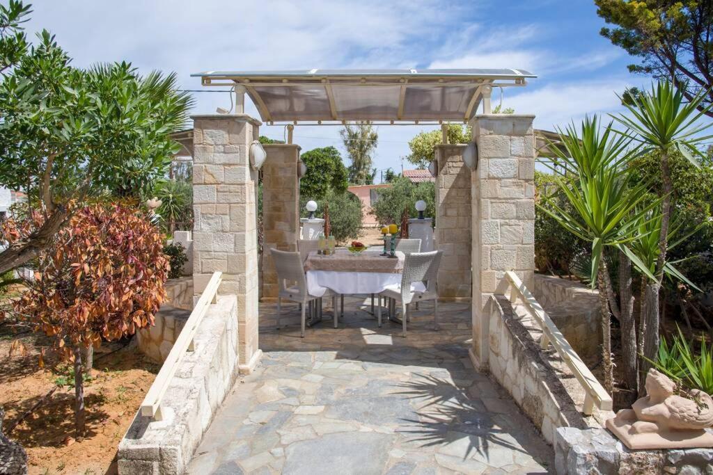 Renas Secret Garden House Holiday home *
