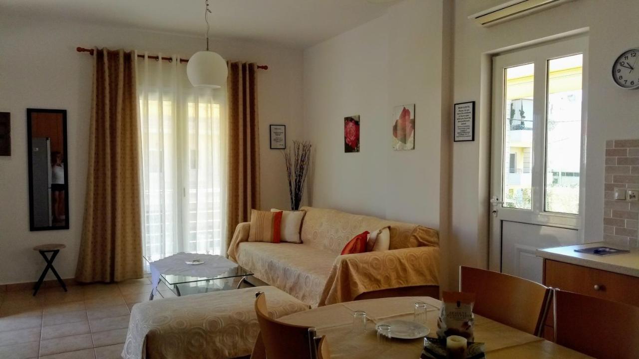 Cozy New Nea Chora Apartment *