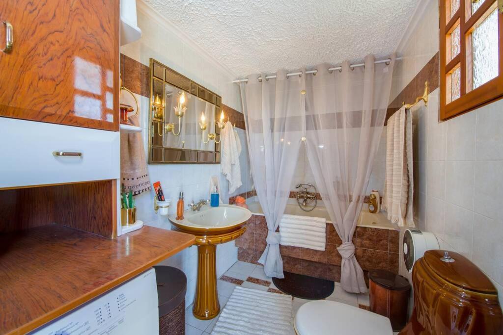 Renas Secret Garden House Holiday home *
