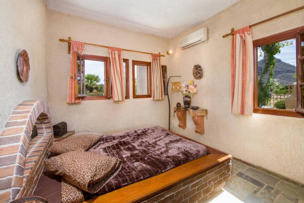 Holiday home Renas Secret Garden House