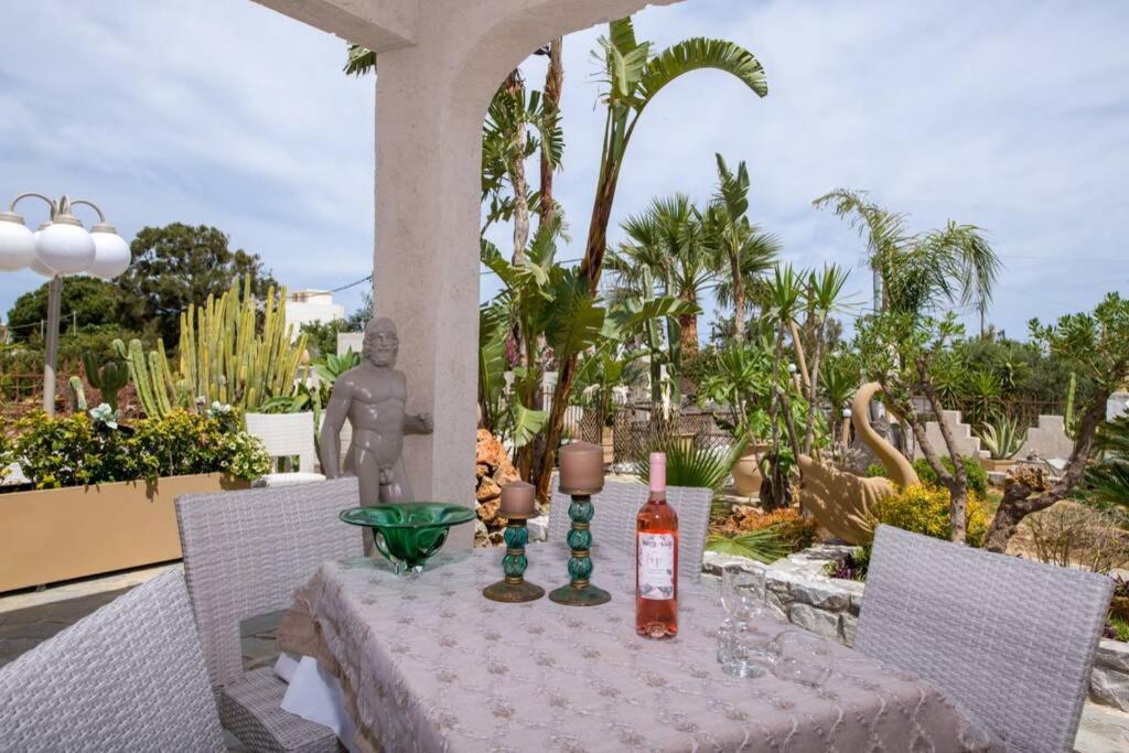 Renas Secret Garden House *