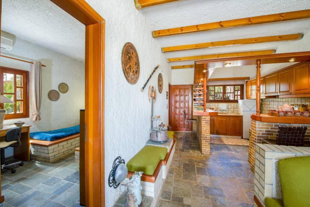 Holiday home Renas Secret Garden House