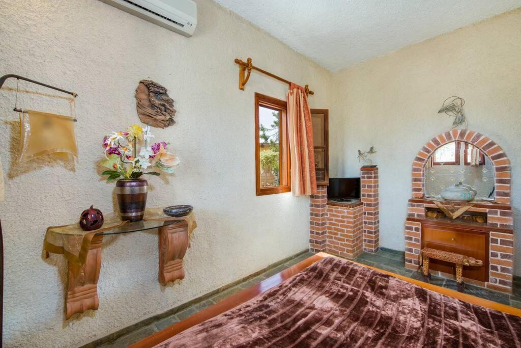 Renas Secret Garden House