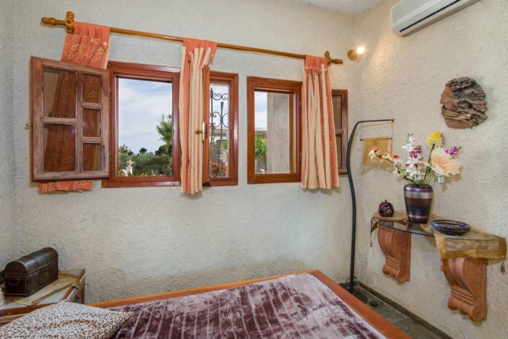 Renas Secret Garden House *