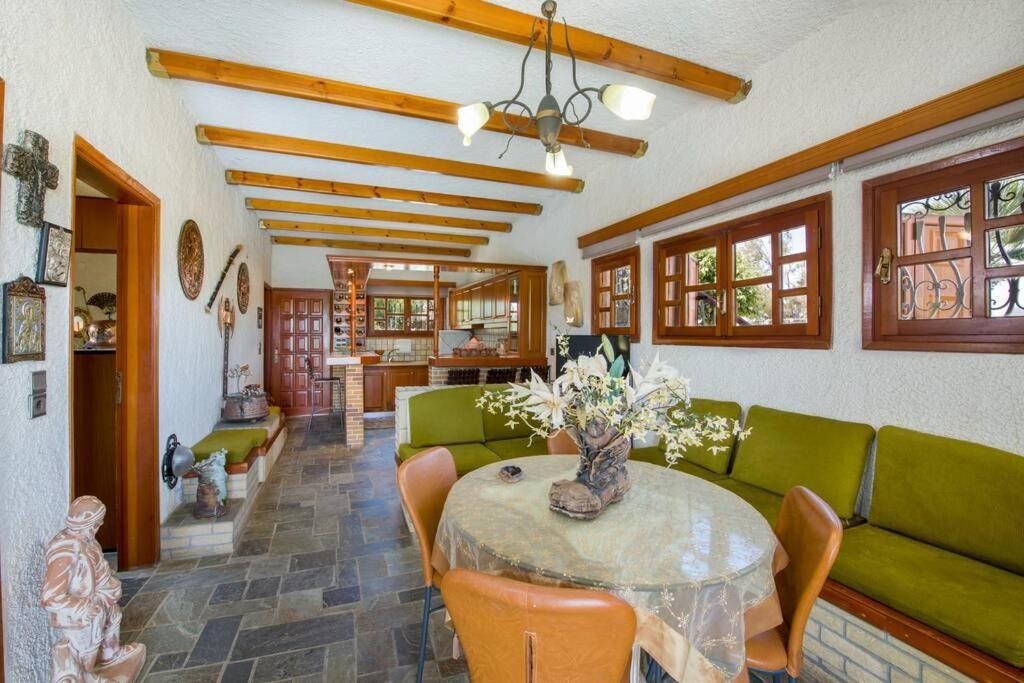 Holiday home Renas Secret Garden House *