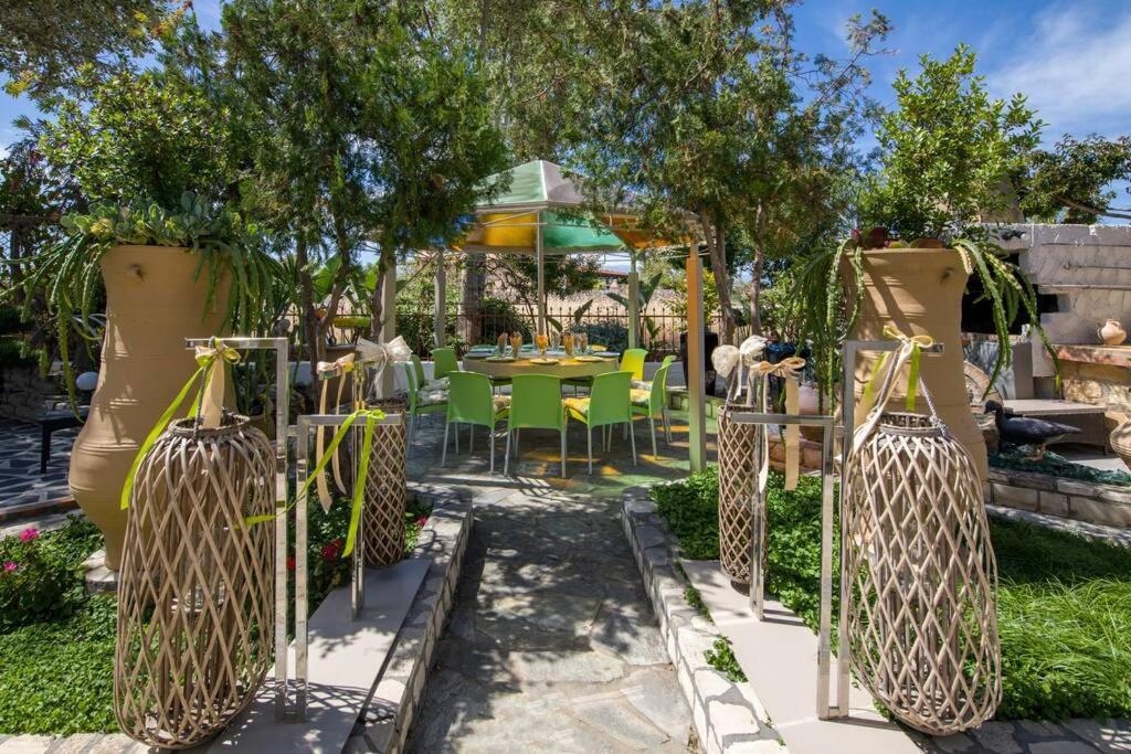 Holiday home Renas Secret Garden House *