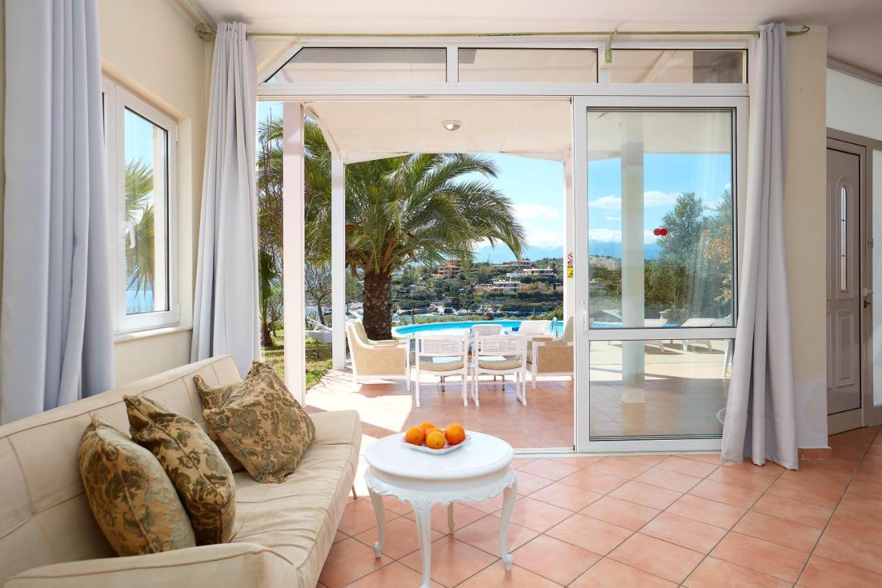 Villa Seafront Longobardi Chania (Crete)