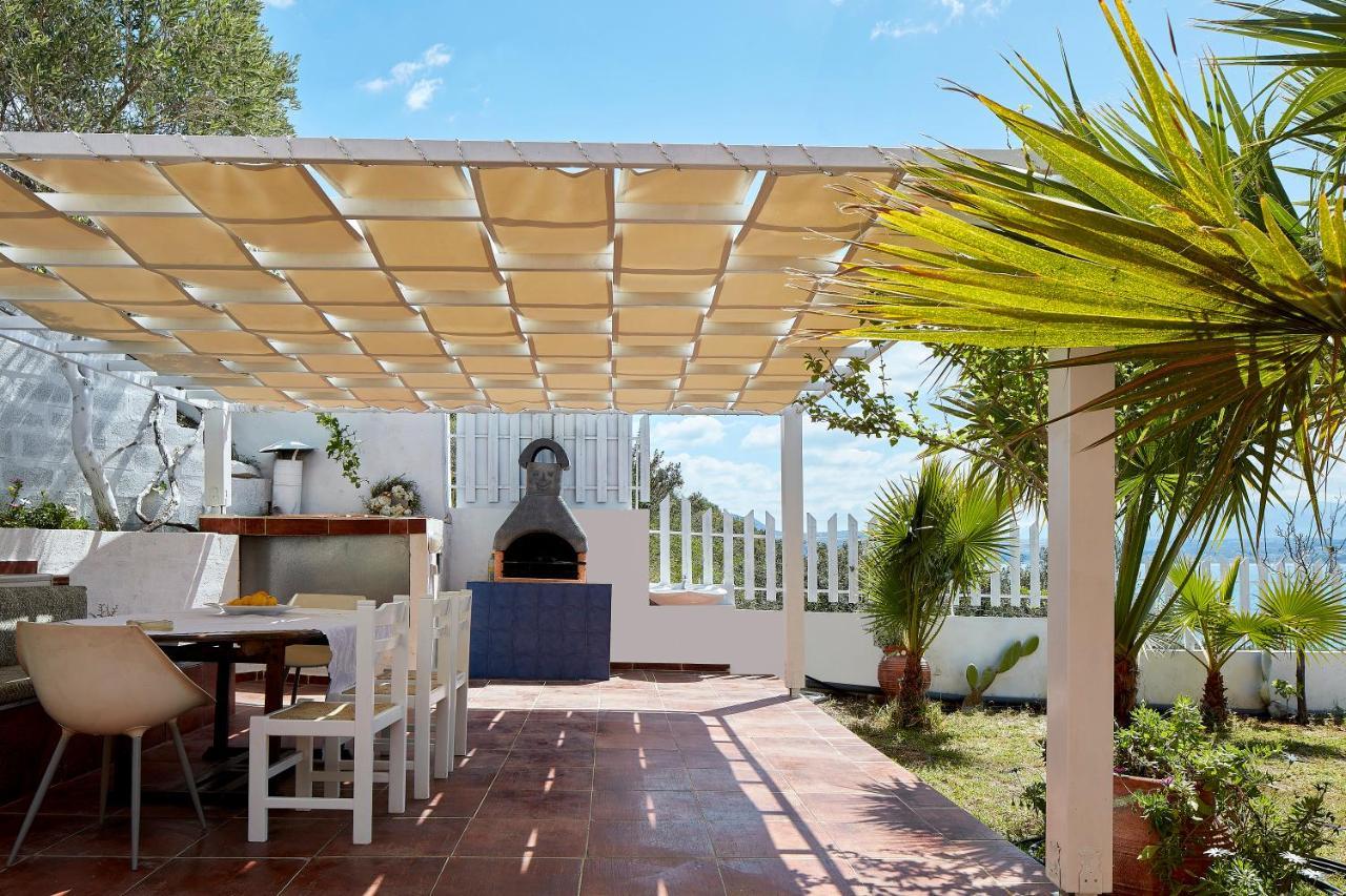 Villa Seafront Longobardi
