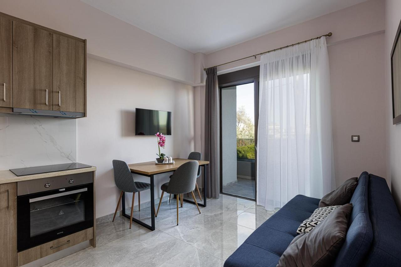 Aurora Suites Hotel *