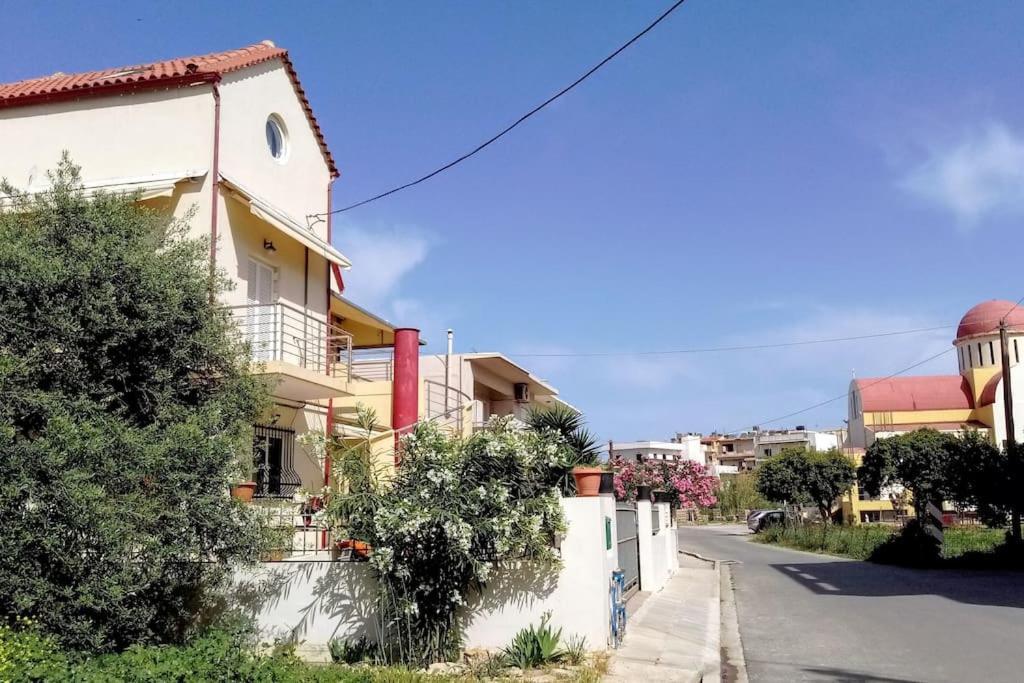 Cozy New Nea Chora Apartment *