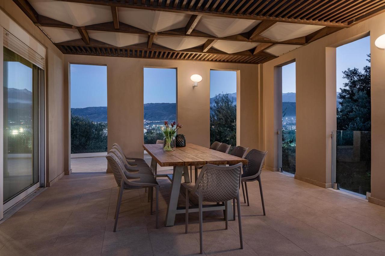 Vilia, House On The Hill
