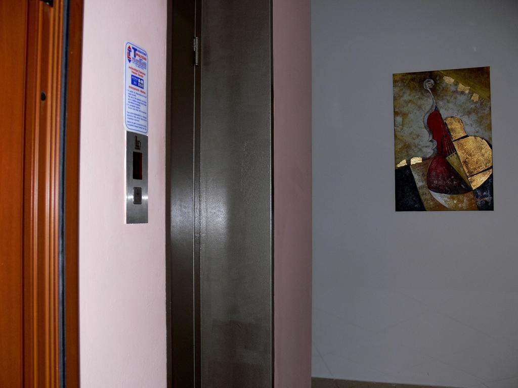 Alena Aparthotel