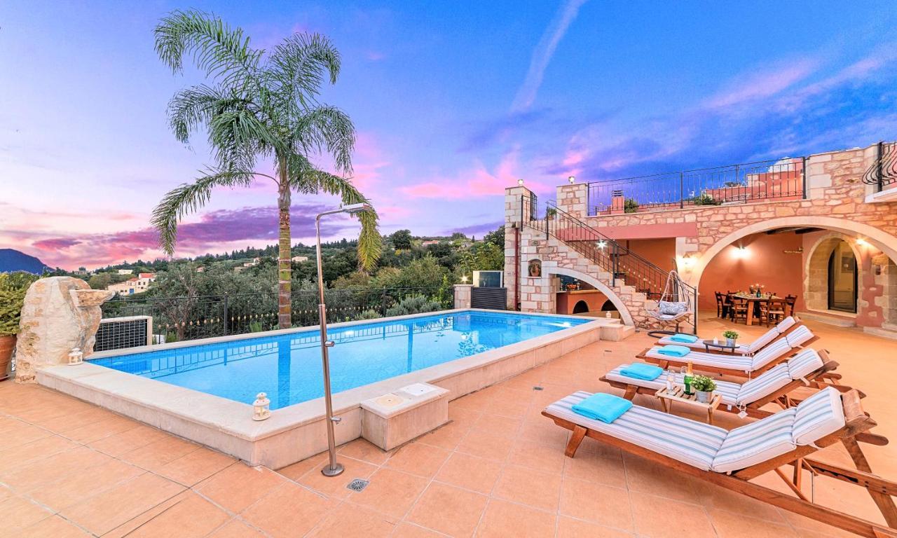 Villa Steve Kois Heated Pool
