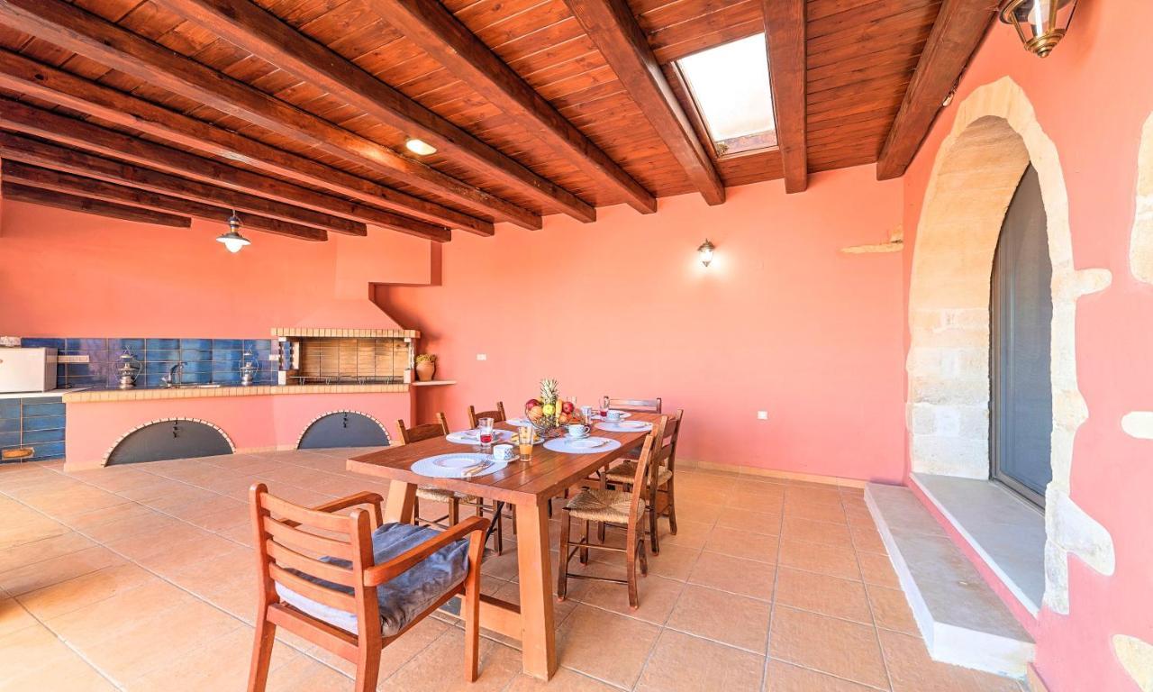 Villa Steve Kois Heated Pool