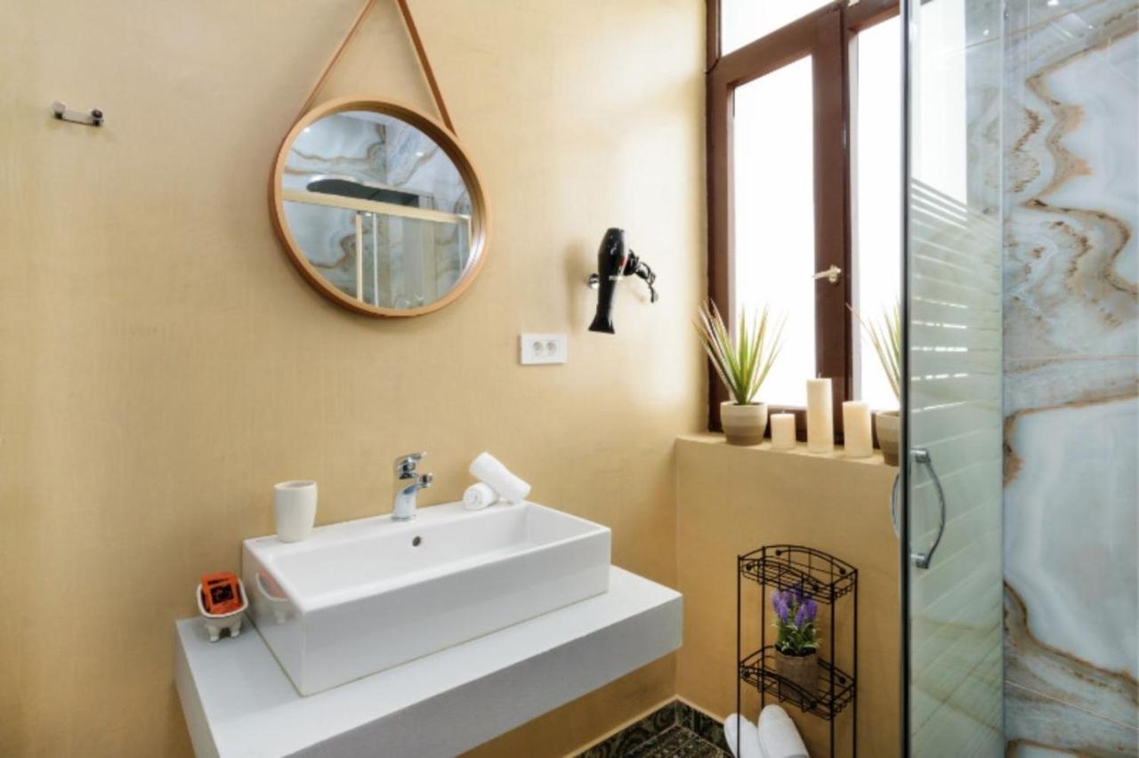 Diamond Luxury Hotel 3*