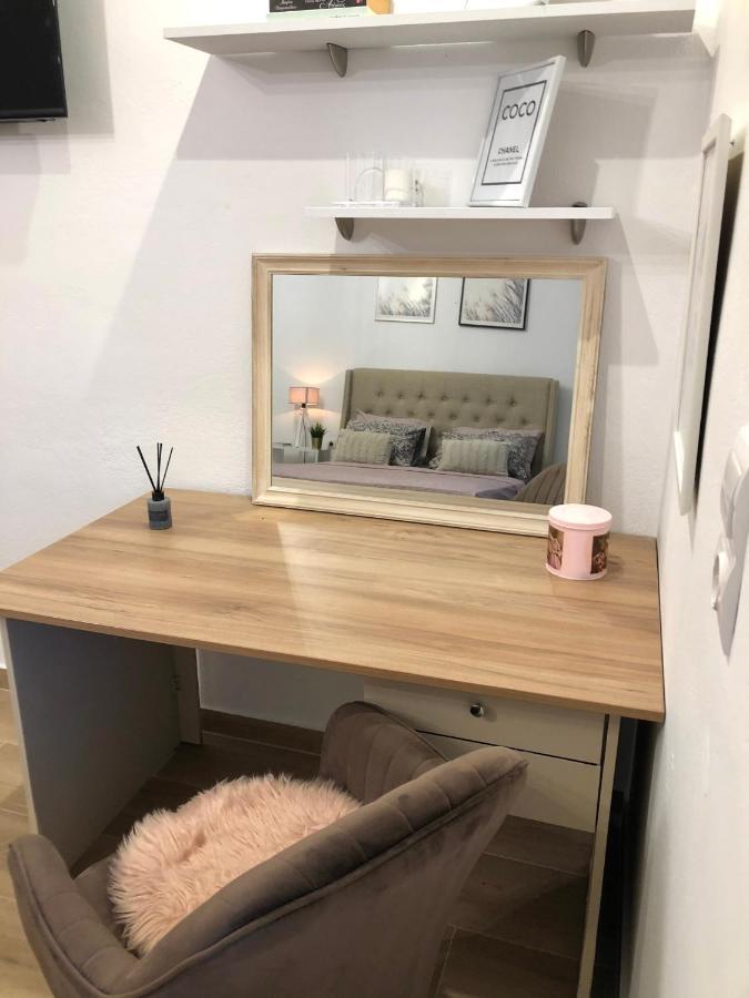 New Delux Studio With Wooden Floor *